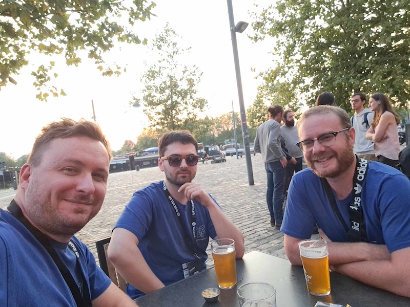 L'équipe AFLA lors d'un événement communautaire